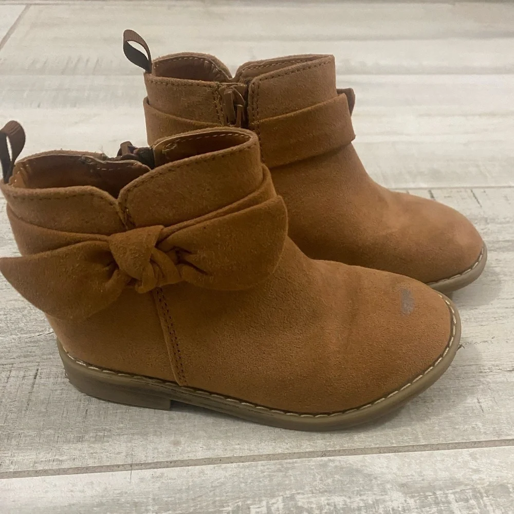 Baby Gap Tan Faux Suede Bow Boots for Girl’s, size 8
